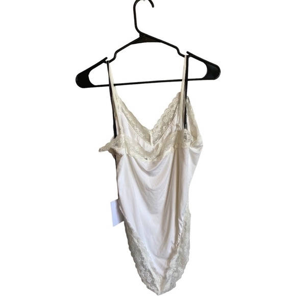 NWT MAJORELLE - DASHER BODYSUIT IN WHITE - Picture 4 of 10
